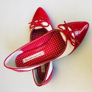Modcloth B.A.I.T. red flats Size 6